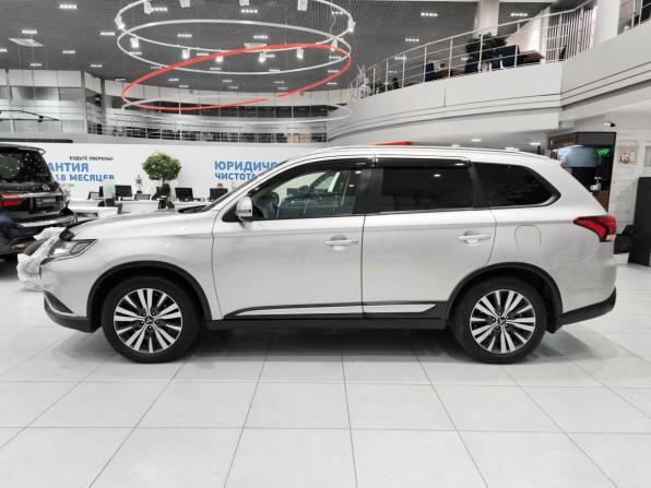 Mitsubishi Outlander III Рестайлинг 3 с пробегом 2021 года, цена 2 372 000 рублей, 58000 км, внедорожник, Автокод Объявления