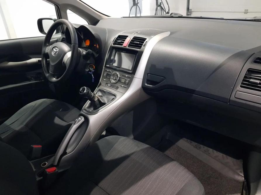 Toyota Auris I Москва  - изображение 10