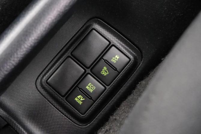 Toyota Aqua I Рестайлинг с пробегом 2016 года, цена 909 000 рублей, 229739 км, хэтчбек, Автокод Объявления