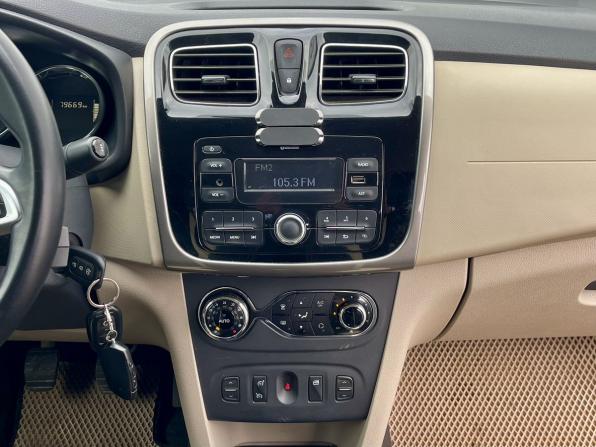 Renault Logan II Рестайлинг с пробегом 2019 года, цена 985 000 рублей, 79668 км, седан, Автокод Объявления