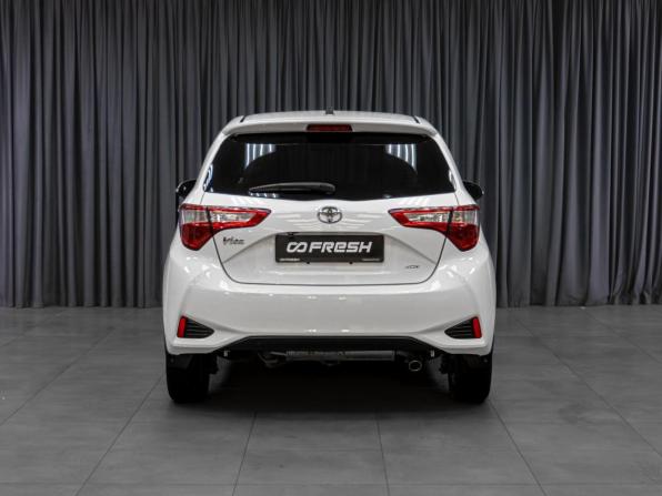 Toyota Vitz III (XP130) Рестайлинг 2 с пробегом 2017 года, цена 1 179 000 рублей, 89122 км, хэтчбек, Автокод Объявления
