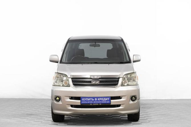 Toyota Noah I (R60) с пробегом 2000 года, цена 1 049 000 рублей, 328000 км, минивэн, Автокод Объявления
