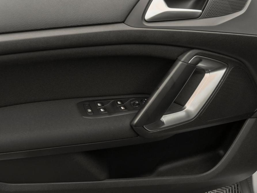 Peugeot 308 II Москва  - изображение 15