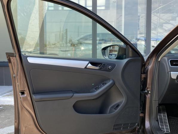 Volkswagen Jetta VI Рестайлинг с пробегом 2018 года, цена 1 349 000 рублей, 193475 км, седан, Автокод Объявления