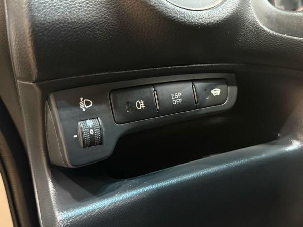 Kia Carens II (UN) с пробегом 2010 года, цена 769 900 рублей, 216000 км, компактвэн, Автокод Объявления