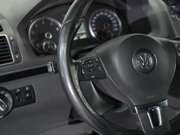 Volkswagen Touran I Рестайлинг 2 с пробегом 2012 года, цена 880 000 рублей, 210000 км, компактвэн, Автокод Объявления