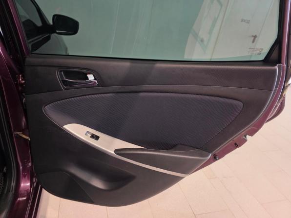 Hyundai Solaris I с пробегом 2011 года, цена 650 000 рублей, 170286 км, седан, Автокод Объявления