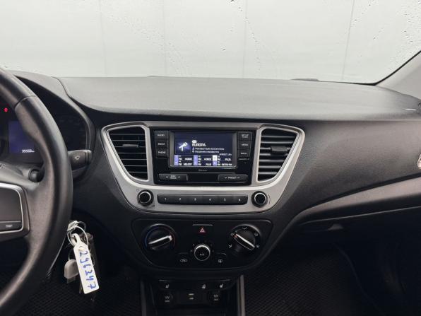 Hyundai Solaris II Рестайлинг с пробегом 2021 года, цена 1 580 000 рублей, 35549 км, седан, Автокод Объявления
