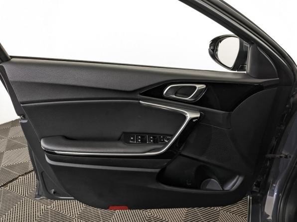 Kia Ceed III с пробегом 2019 года, цена 1 550 000 рублей, 108871 км, универсал, Автокод Объявления