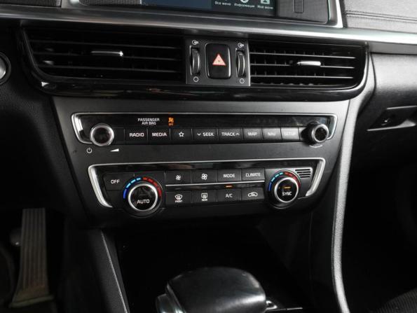 Kia Optima IV Рестайлинг с пробегом 2019 года, цена 1 999 000 рублей, 186201 км, седан, Автокод Объявления