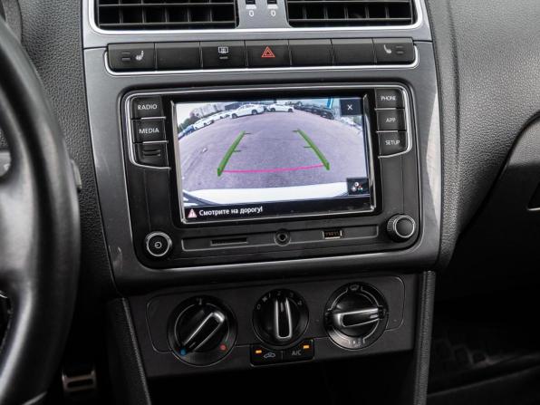 Volkswagen Polo V Рестайлинг с пробегом 2018 года, цена 1 445 000 рублей, 135392 км, седан, Автокод Объявления