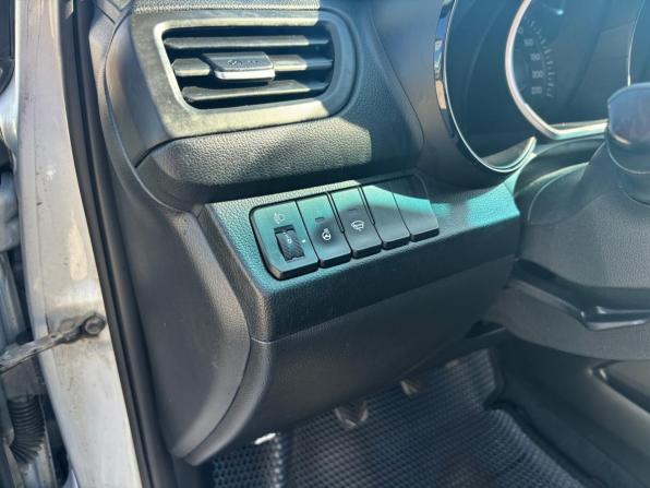 Kia Rio III Рестайлинг с пробегом 2015 года, цена 900 000 рублей, 198758 км, хэтчбек, Автокод Объявления