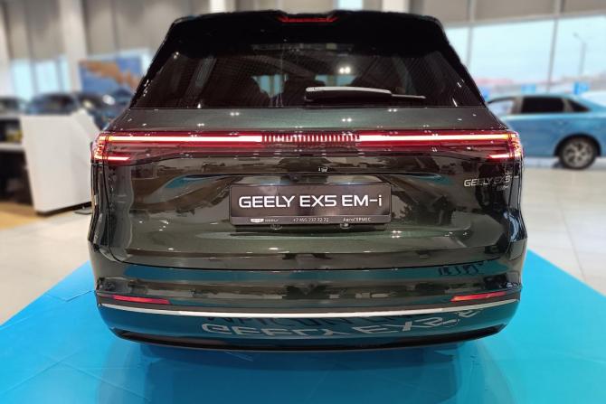 Новый Geely EX5 EM-i 2026 года, цена 3 924 990 рублей, внедорожник, Автокод Объявления