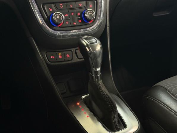 Opel Mokka I с пробегом 2013 года, цена 970 000 рублей, 175000 км, внедорожник, Автокод Объявления