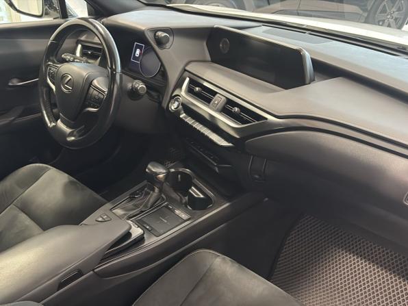 Lexus UX I с пробегом 2021 года, цена 3 050 000 рублей, 78484 км, внедорожник, Автокод Объявления