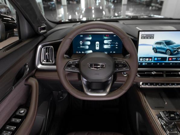 Geely Monjaro I Рестайлинг 2 с пробегом 2026 года, цена 4 200 000 рублей, 43 км, внедорожник, Автокод Объявления