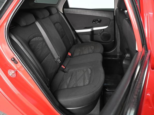 Kia Ceed II с пробегом 2014 года, цена 1 119 000 рублей, 170136 км, универсал, Автокод Объявления