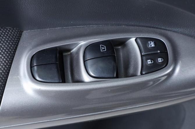 Nissan Juke I с пробегом 2012 года, цена 899 000 рублей, 145453 км, внедорожник, Автокод Объявления