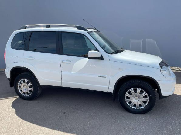 Chevrolet Niva I Рестайлинг с пробегом 2016 года, цена 735 000 рублей, 90109 км, внедорожник, Автокод Объявления