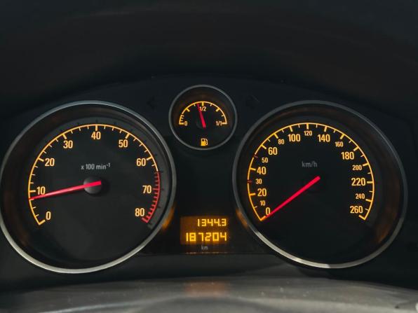 Opel Astra H Рестайлинг с пробегом 2011 года, цена 637 000 рублей, 187204 км, седан, Автокод Объявления