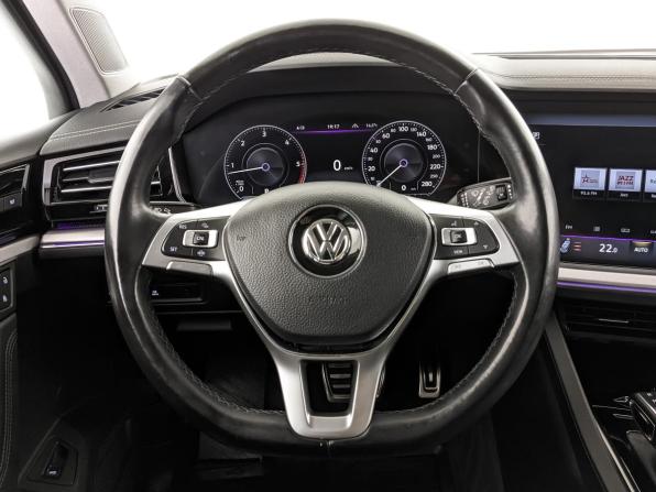 Volkswagen Touareg III с пробегом 2018 года, цена 5 650 000 рублей, 106505 км, внедорожник, Автокод Объявления