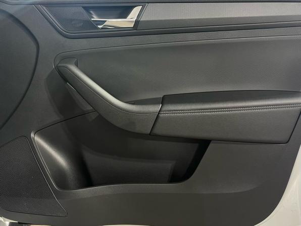 Skoda Rapid II с пробегом 2021 года, цена 1 795 000 рублей, 58380 км, лифтбек, Автокод Объявления