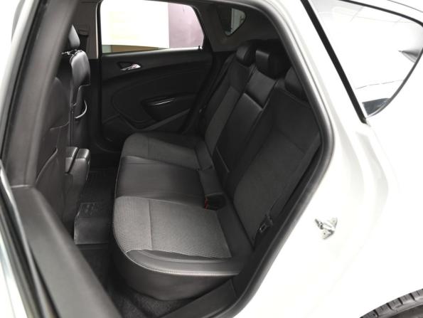 Opel Astra J с пробегом 2011 года, цена 929 000 рублей, 259026 км, хэтчбек, Автокод Объявления