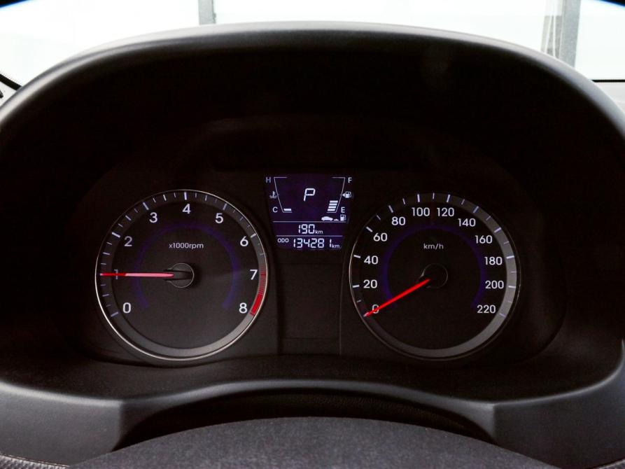 Hyundai Solaris I Екатеринбург  - изображение 11