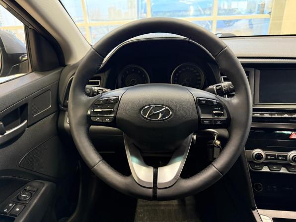 Hyundai Elantra VI (AD) Рестайлинг с пробегом 2019 года, цена 1 730 000 рублей, 93000 км, седан, Автокод Объявления