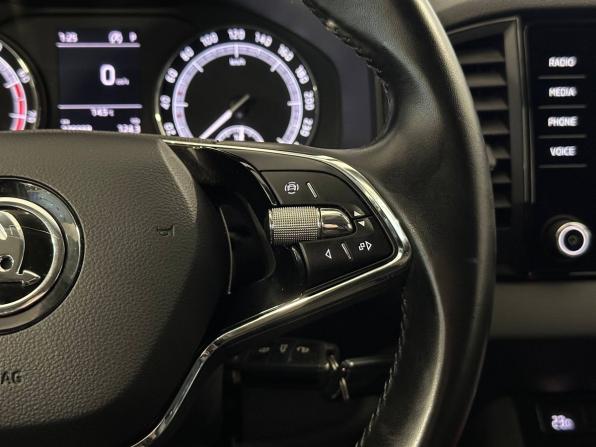 Skoda Karoq I с пробегом 2021 года, цена 2 277 000 рублей, 106543 км, внедорожник, Автокод Объявления