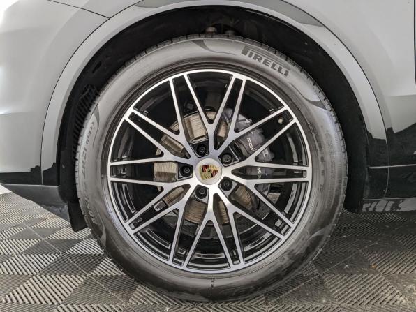 Porsche Cayenne III Рестайлинг с пробегом 2024 года, цена 13 850 000 рублей, 21332 км, внедорожник, Автокод Объявления