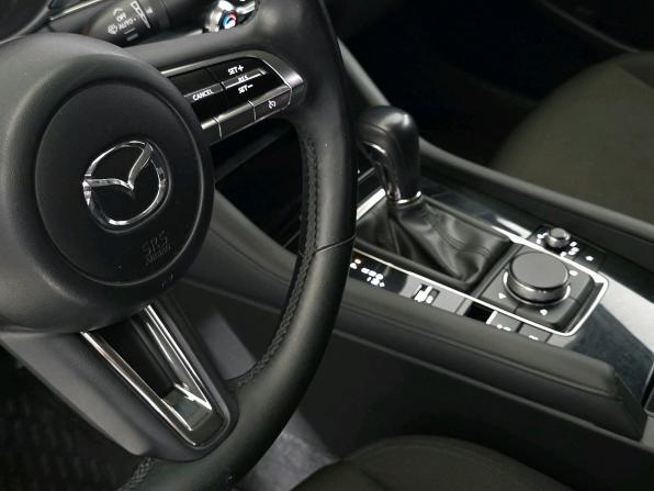 Mazda 3 IV (BP) с пробегом 2019 года, цена 1 656 000 рублей, 37755 км, седан, Автокод Объявления