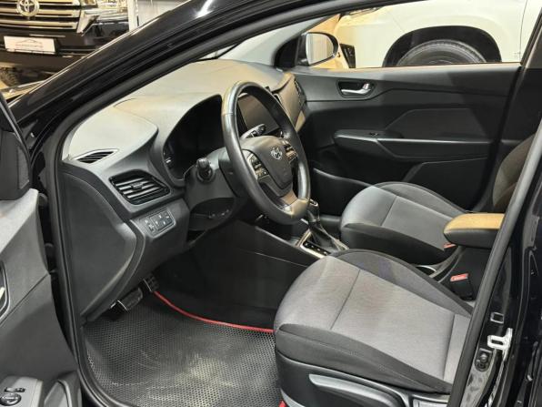 Hyundai Solaris II Рестайлинг с пробегом 2021 года, цена 1 277 000 рублей, 70000 км, седан, Автокод Объявления