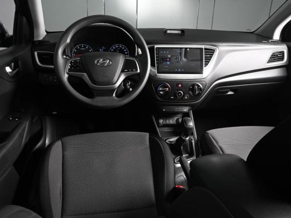 Hyundai Solaris II с пробегом 2017 года, цена 1 369 000 рублей, 57119 км, седан, Автокод Объявления