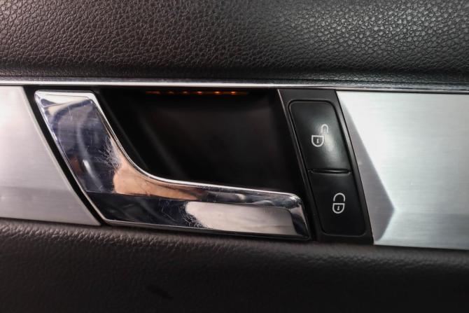 Mercedes-Benz C-Класс III (W204) с пробегом 2010 года, цена 949 000 рублей, 296000 км, седан, Автокод Объявления