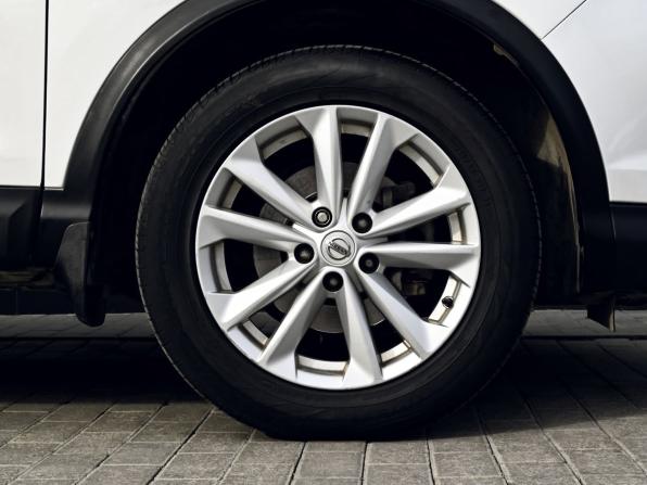 Nissan Qashqai II с пробегом 2016 года, цена 1 699 000 рублей, 79218 км, внедорожник, Автокод Объявления