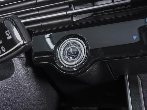 Omoda C5 I с пробегом 2023 года, цена 1 800 000 рублей, 42496 км, внедорожник, Автокод Объявления