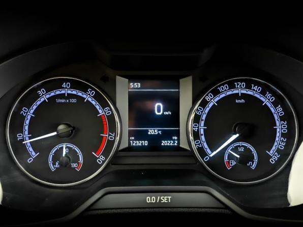 Skoda Octavia III (A7) Рестайлинг с пробегом 2019 года, цена 1 350 000 рублей, 123208 км, лифтбек, Автокод Объявления