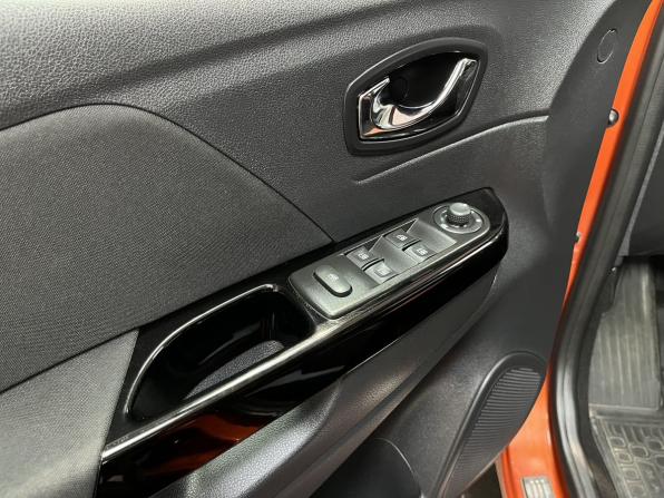 Renault Kaptur I с пробегом 2016 года, цена 1 340 000 рублей, 67308 км, внедорожник, Автокод Объявления
