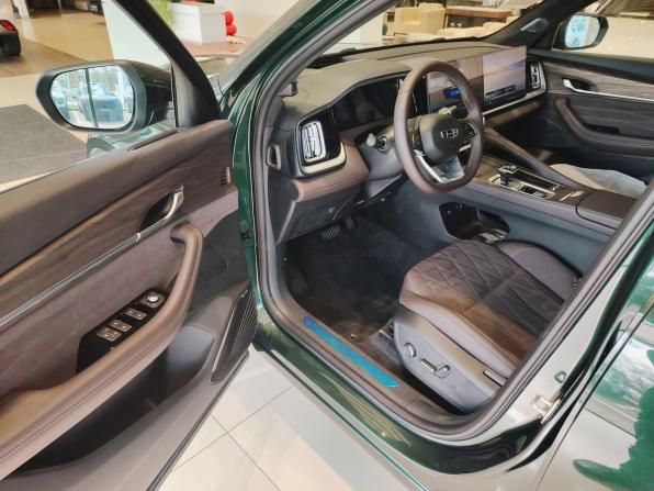 Geely Monjaro I Рестайлинг 2 с пробегом 2025 года, цена 3 990 000 рублей, 35 км, внедорожник, Автокод Объявления