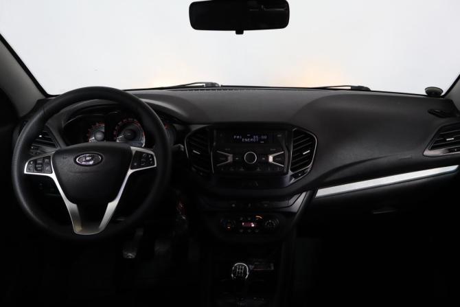 Lada (ВАЗ) Vesta I с пробегом 2018 года, цена 799 000 рублей, 114300 км, седан, Автокод Объявления