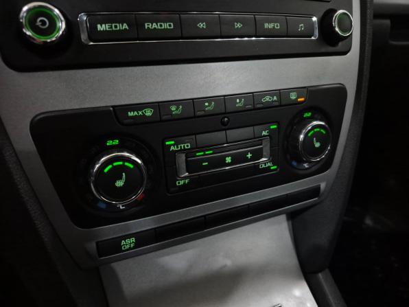 Skoda Octavia II (A5) Рестайлинг с пробегом 2013 года, цена 960 000 рублей, 82781 км, лифтбек, Автокод Объявления
