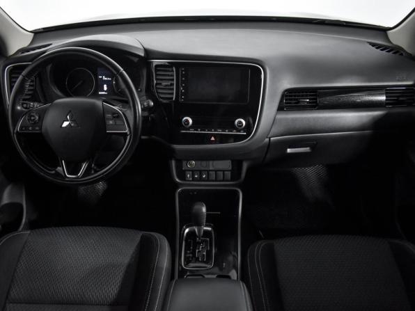Mitsubishi Outlander III Рестайлинг 3 с пробегом 2022 года, цена 2 650 000 рублей, 63460 км, внедорожник, Автокод Объявления