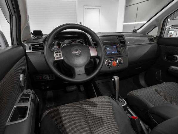 Nissan Tiida I Рестайлинг с пробегом 2011 года, цена 750 000 рублей, 181679 км, хэтчбек, Автокод Объявления