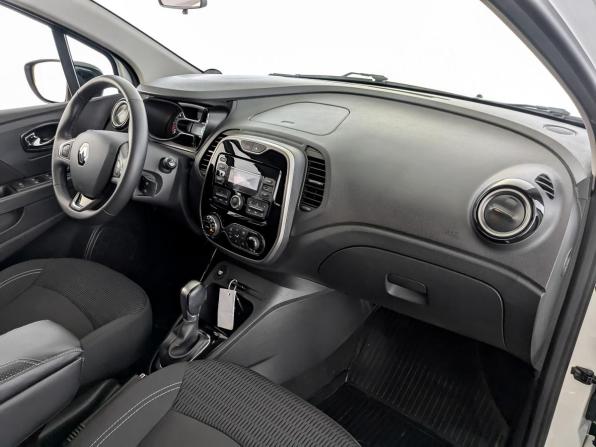 Renault Kaptur I с пробегом 2017 года, цена 1 315 000 рублей, 75207 км, внедорожник, Автокод Объявления