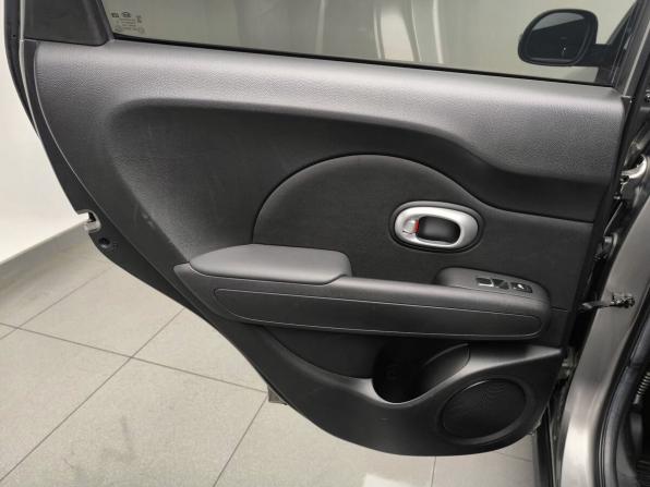 Kia Soul II Рестайлинг с пробегом 2018 года, цена 1 549 000 рублей, 88527 км, хэтчбек, Автокод Объявления
