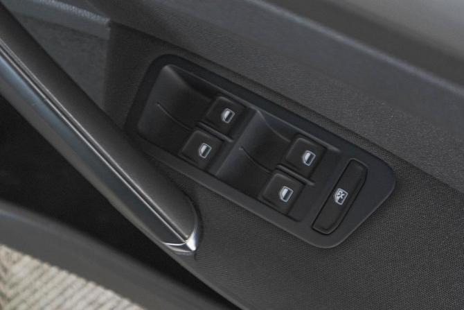 Volkswagen Golf VII с пробегом 2014 года, цена 1 099 000 рублей, 175000 км, универсал, Автокод Объявления