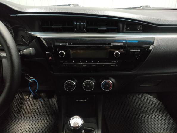 Toyota Corolla XI (E160 E170 E180) с пробегом 2013 года, цена 1 180 000 рублей, 217150 км, седан, Автокод Объявления