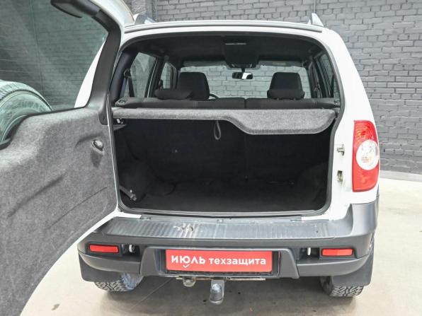 Chevrolet Niva I Рестайлинг с пробегом 2017 года, цена 800 000 рублей, 98231 км, внедорожник, Автокод Объявления