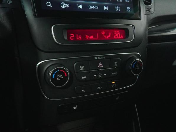 Kia Sorento II Рестайлинг с пробегом 2017 года, цена 2 149 000 рублей, 175524 км, внедорожник, Автокод Объявления